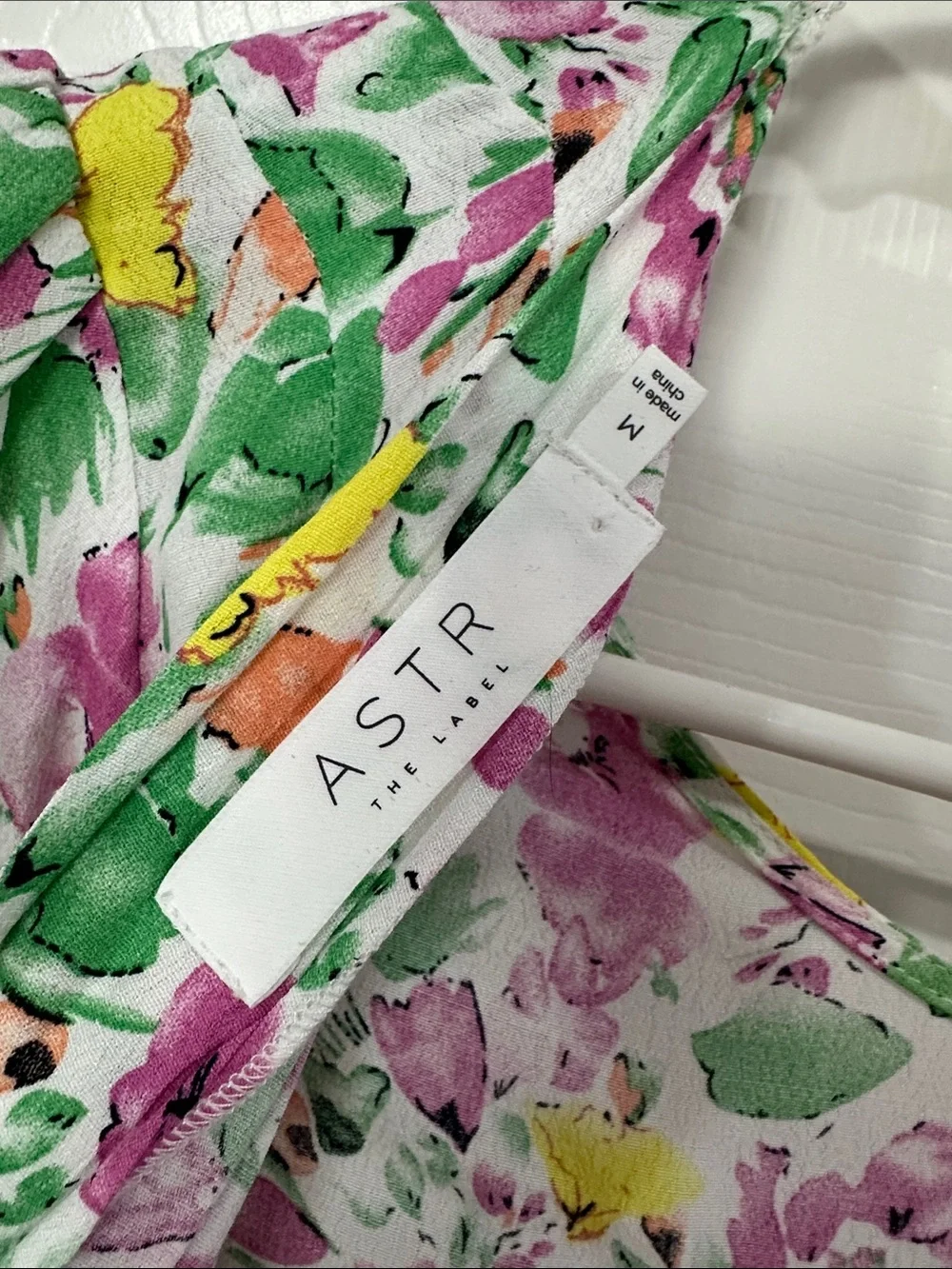 Astr Floral Puff-Sleeve Tie-Back Blouse in White, Pink & Green